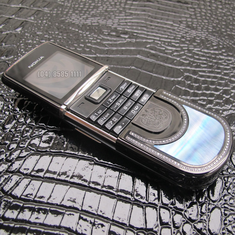 Nokia 8800 King Arthur màu đen khảm trai cực hiếm