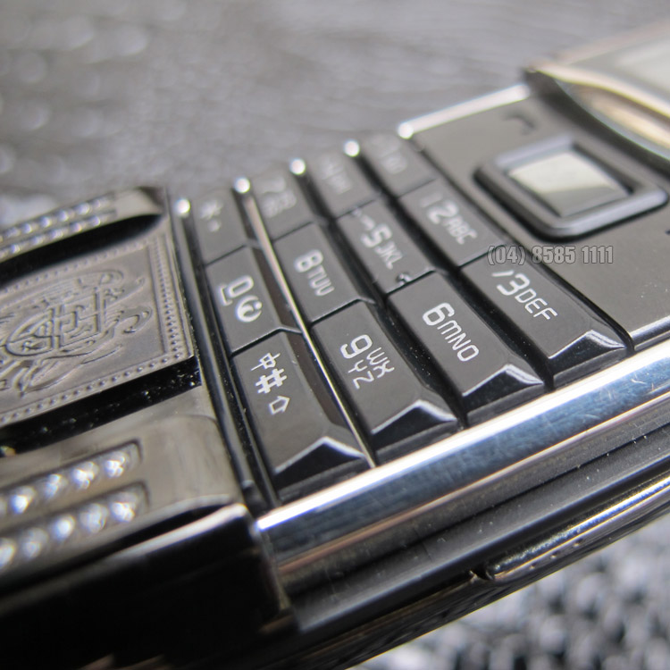 Nokia 8800 King Arthur màu đen khảm trai cực hiếm 1