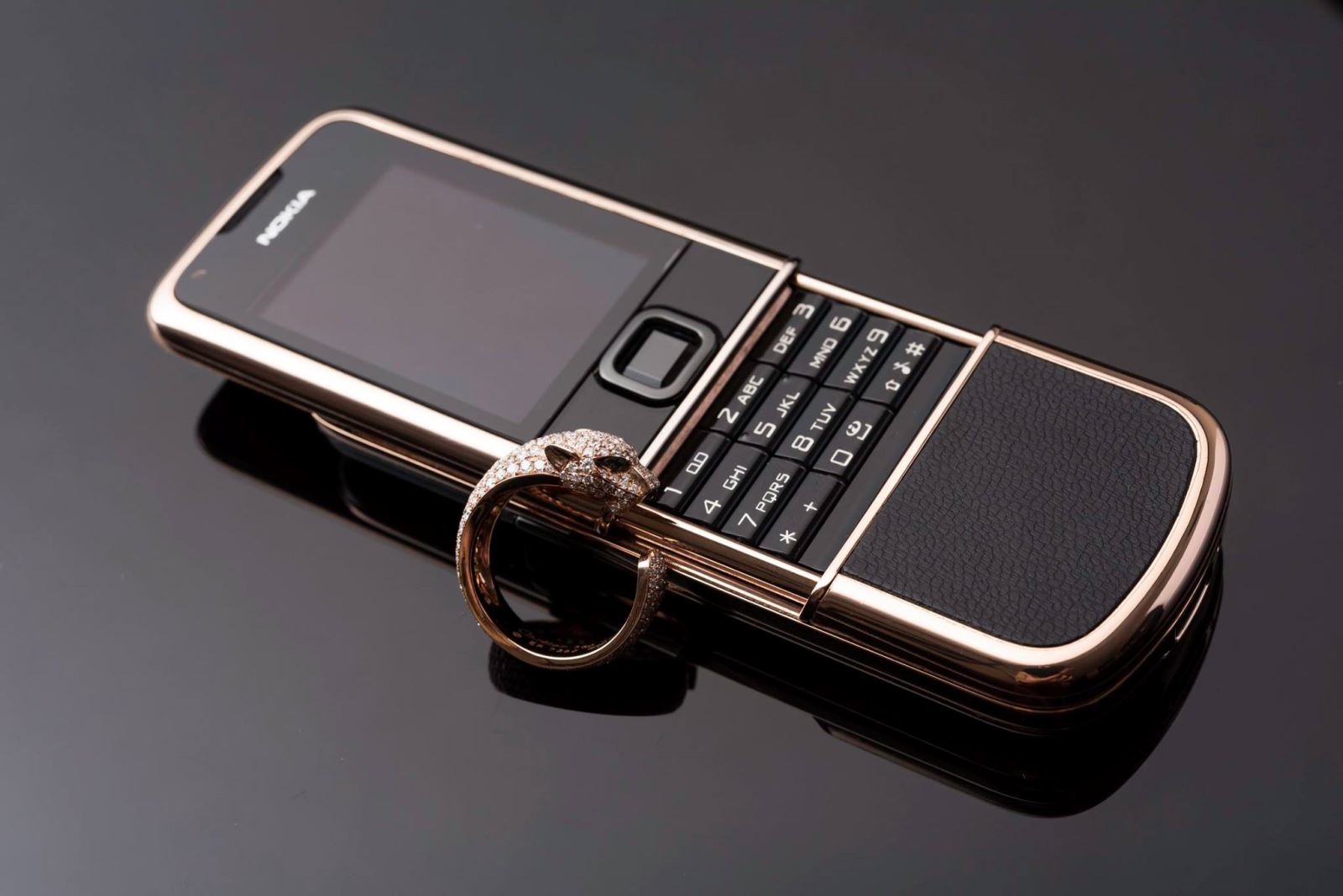 Bí mật về thiết kế của Nokia 8800 bên ngoài thiết kế | Hoàng Luxury