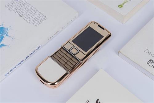 Nokia 8800 chiếc điện thoại trong mơ của giới công nghệ